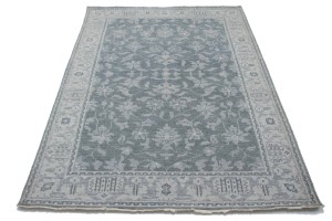 Muted Floral 5X8 Transitional Oriental Rug