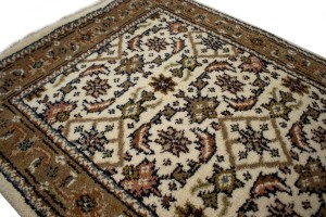 Cream Floral Tribal 2'5X4'7 Indo-Bidjar Oriental Rug