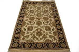 Cream Floral 4X6 Indo-Kashan Oriental Rug