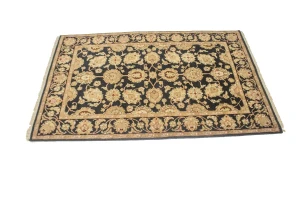 Black Floral Classic 4X6 Indo-Kashan Oriental Rug