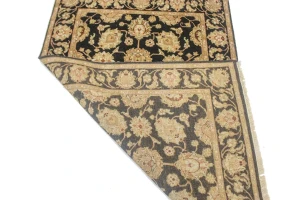 Black Floral Classic 4X6 Indo-Kashan Oriental Rug
