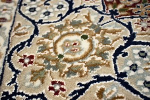 Wine Red Floral 4X6 Indo-Nain Oriental Rug