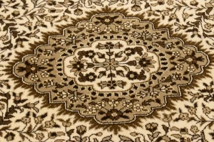 Cream Floral Kirman 7X9 Oriental Rug