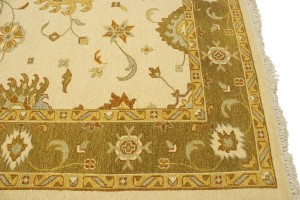 Cream Floral 6'8X9'4 Sumak Oriental Rug