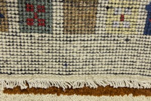 Cream Tribal 1'5X2'7 Indo-Gabbeh Oriental Rug