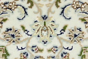 Cream Floral 4X6 Indo-Nain Oriental Rug