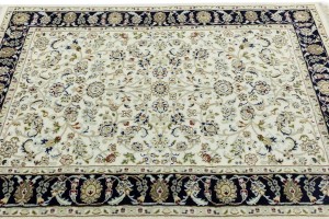 Cream Floral 4X6 Indo-Nain Oriental Rug