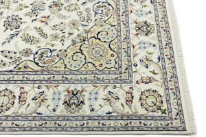 Cream Floral 8X10 Indo-Nain Oriental Rug