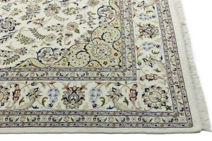 Cream Floral 9X12 Indo-Nain Oriental Rug