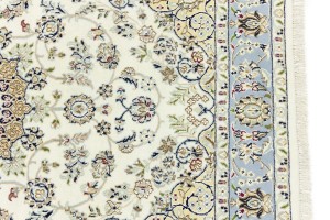 Cream Floral 4X6 Indo-Nain Oriental Rug