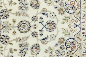 Cream Floral 4X6 Indo-Nain Oriental Rug