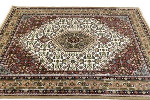 Cream Floral Tribal 6X8 Indo-Bidjar Oriental Rug