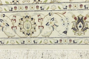 Cream Floral 4X4 Indo-Nain Oriental Square Rug
