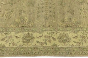 Muted Khaki Floral Transitional 8X10 Indo-Nain Oriental Rug