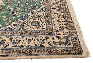 Vintage Floral Classic Green 5X6 Nain Persian Rug