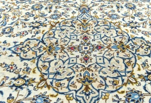 Vintage Cream Traditional Floral 7X10 Kashan Persian Rug