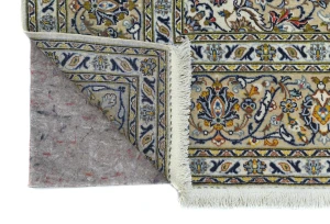 Vintage Cream Traditional Floral 6'7X9'4 Kashan Persian Rug