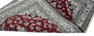 Red Floral Traditional 5'3X7'9 Nain Tabas Persian Rug