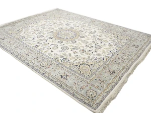 Cream Floral 8X10 Indo-Nain Oriental Rug